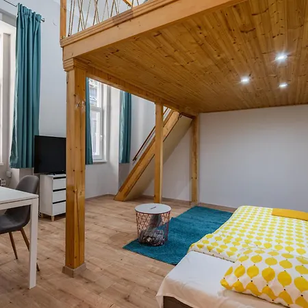 Affordable Heroes' Square Residence Budapest Exterior photo